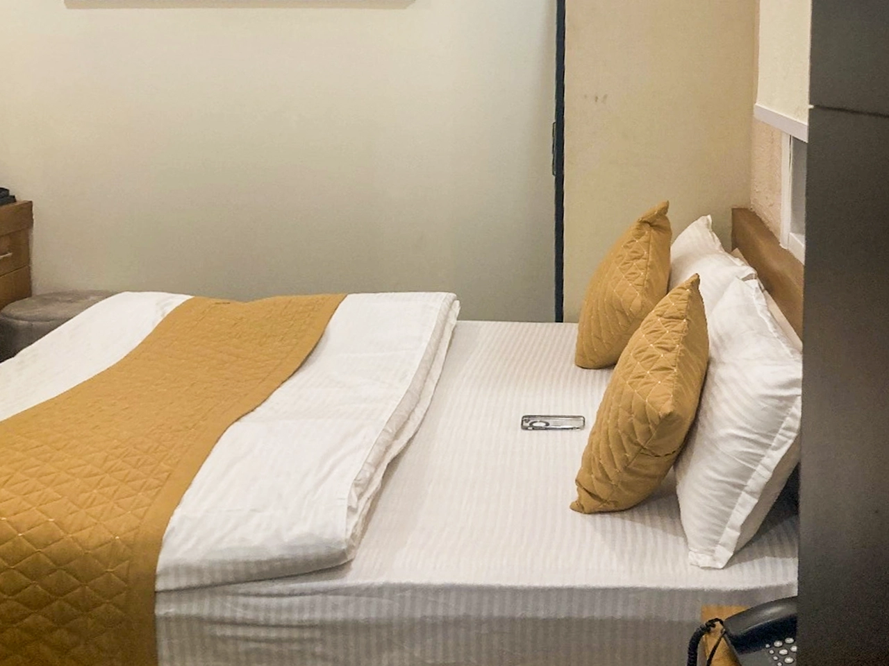 DELUXE ROOM Thumbnail