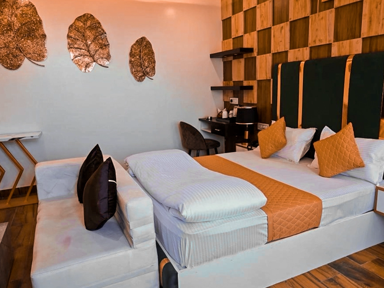 EXECUTIVE ROOM Thumbnail