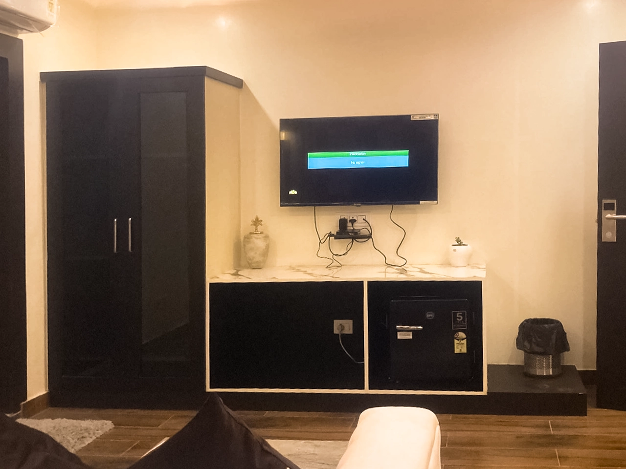 EXECUTIVE ROOM Thumbnail